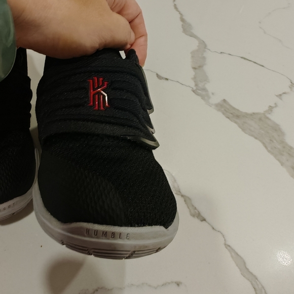 2/55 Nike Kyrie 5 (TD) University Red/Black Toddler - Picture 5 of 14